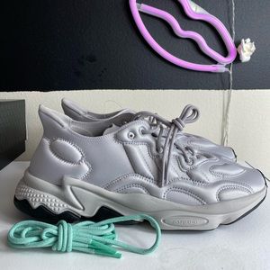 BRAND NEW Ozweego 3-D
